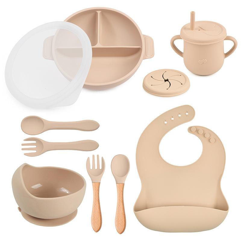 10Pcs Baby Silikon Fütterung Set Lätzchen Sucker Abendessen Platte Antislip Schüssel Löffel Tasse kinder Geschirr Baby Zeug
