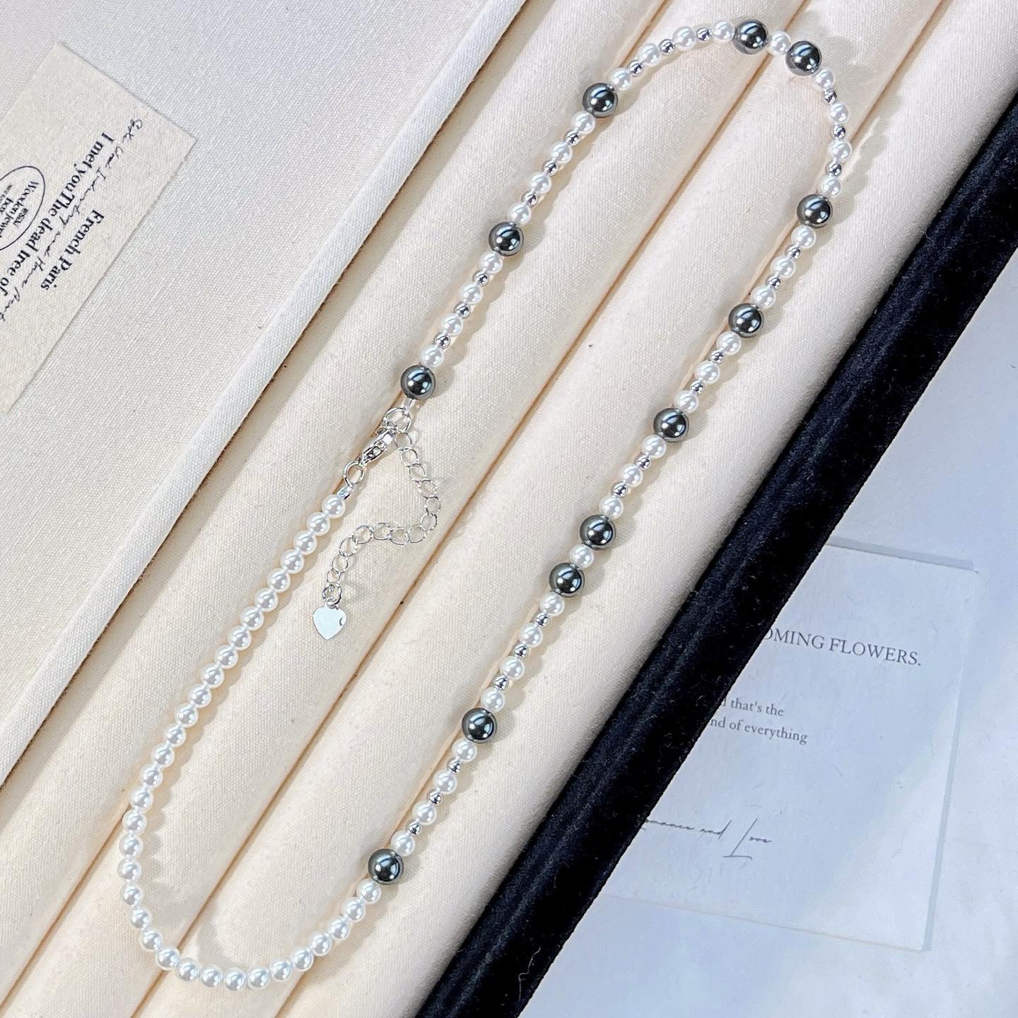 Cool Black And White Mixed Color High Quality Artificial Crystal Pearl Collarbone Chain Necklace
