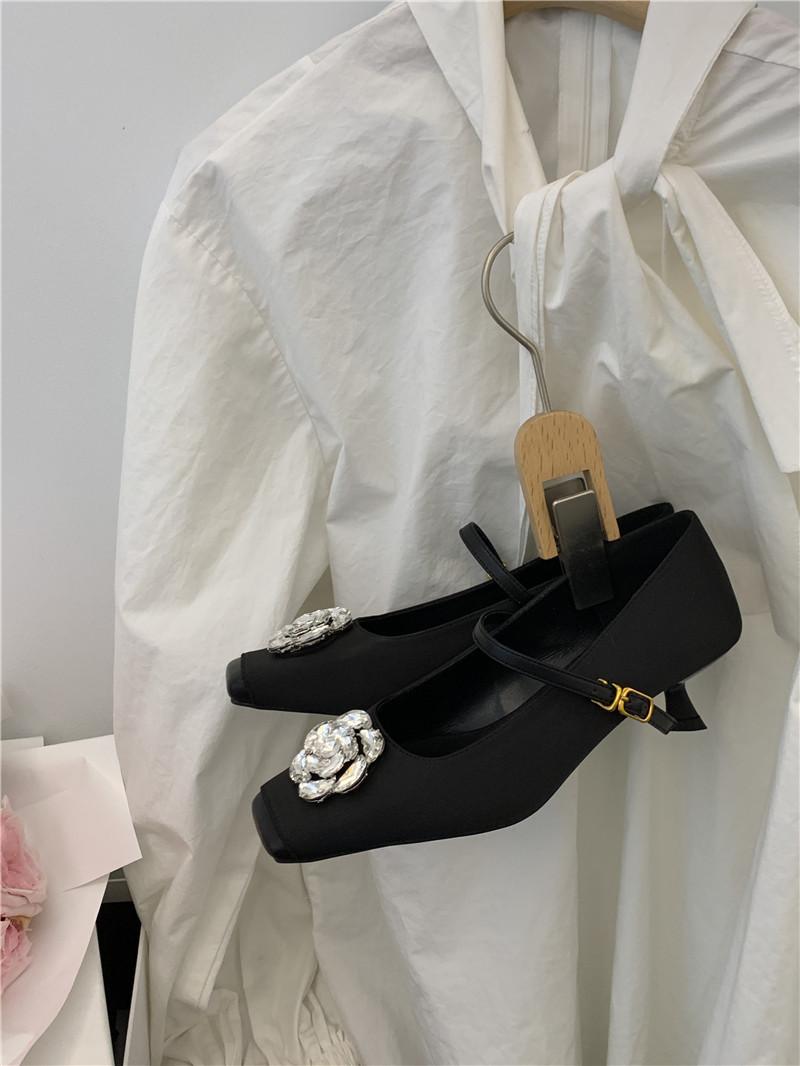 

2025 весна новинка Корея Дондэмун низкий каблук стразы цветок квадратный носок мелкий вырез тонкий каблук туфли Мэри Джейн женские туфли одинарные 40 чёрный