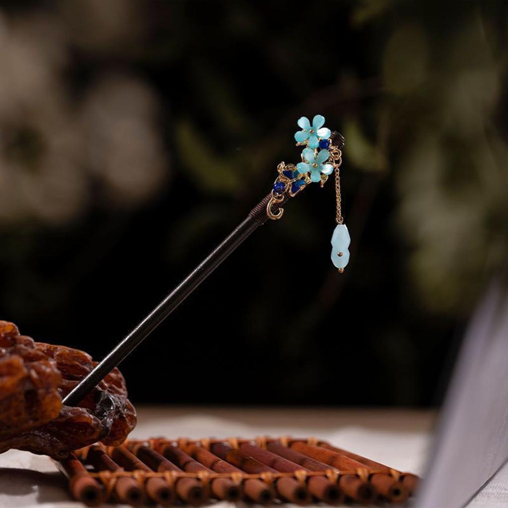 Ancient Style Magnolia Hairpin Artificial Transparent Glass Flower Tassel Hair Stick Wooden Simple Updo Hairpin New Year Gifts