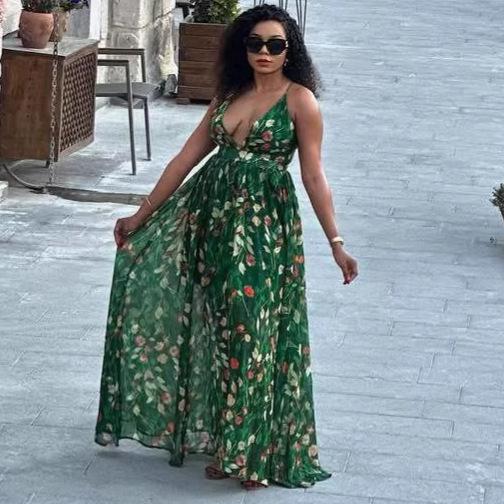 European and American sexy fashion digital print V-neck women s dress, African elegance new vacation-style spaghetti strap long dress S