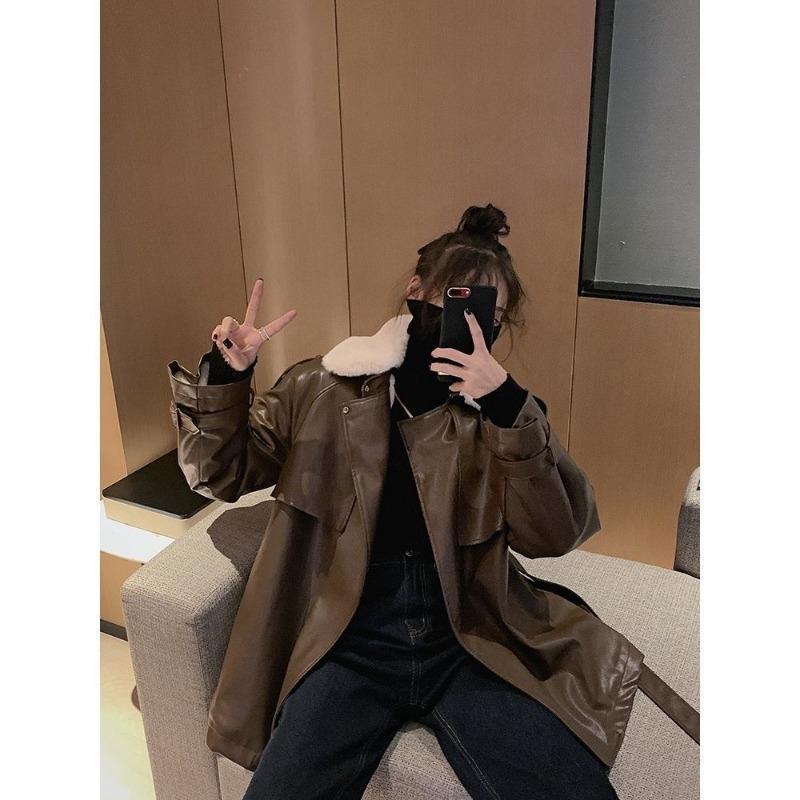 Locomotive leather coat, lamb wool imitation fur coat, women's autumn and winter medium and long jacket, small man with fleece and fur