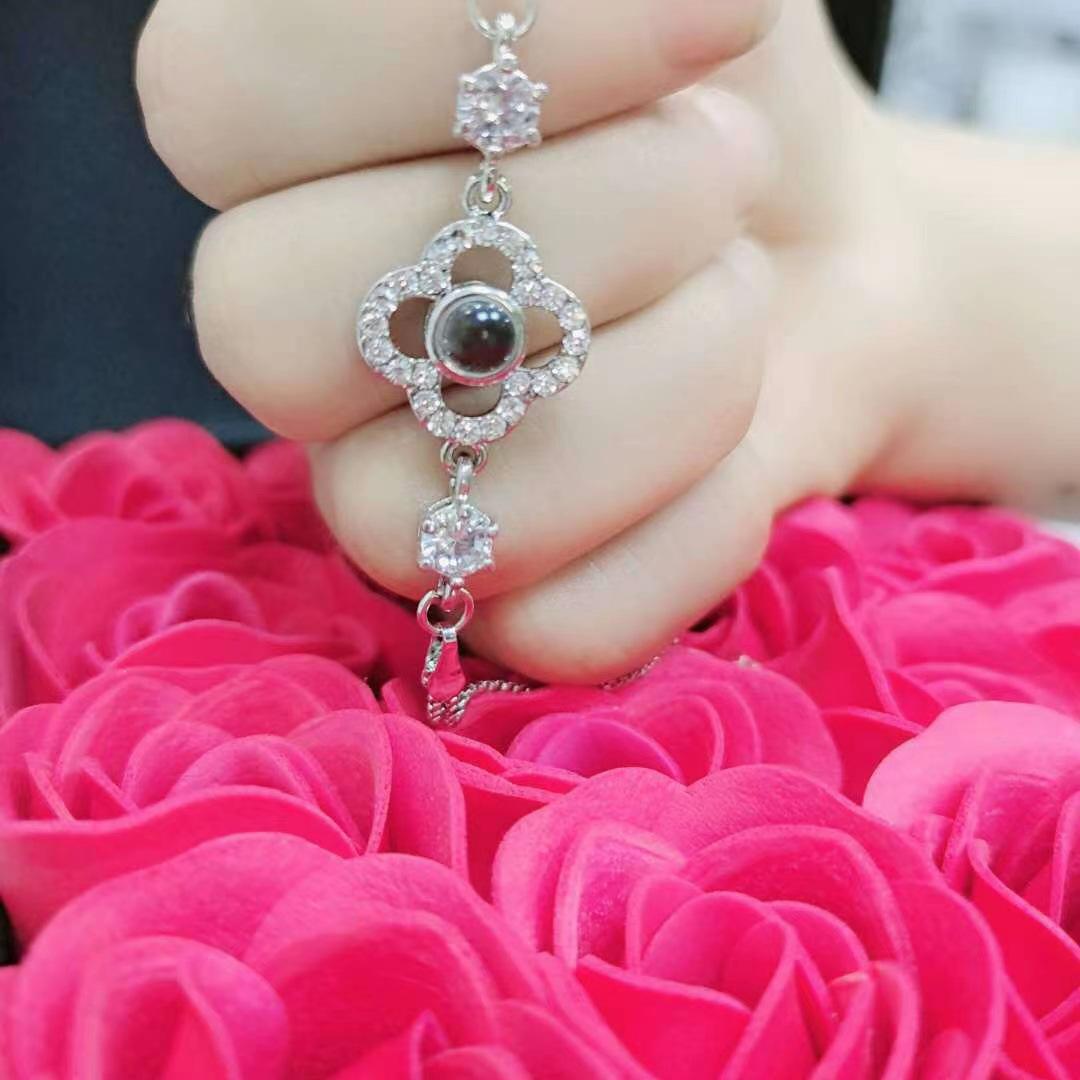 Four-Leaf Clover 100 Language Projection Bracelet for Women – Custom Photo Engraving