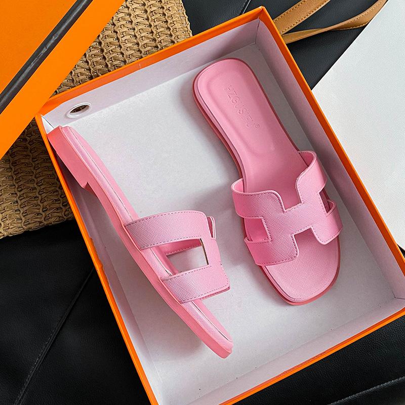 Slippers Women's Outer Wear New Summer Fashion Versatile Flat Bottom One-word Beach Travel Sandals