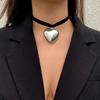 Sweet and cool exaggerated heart-shaped choker necklace, simple long flannel chain fringed necklace, jewelry