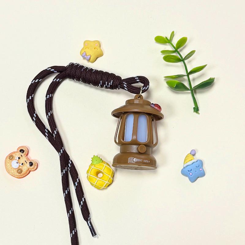 Retro Cartoon Oil Lamp Keychain: Luminous Night Light Pendant for Students