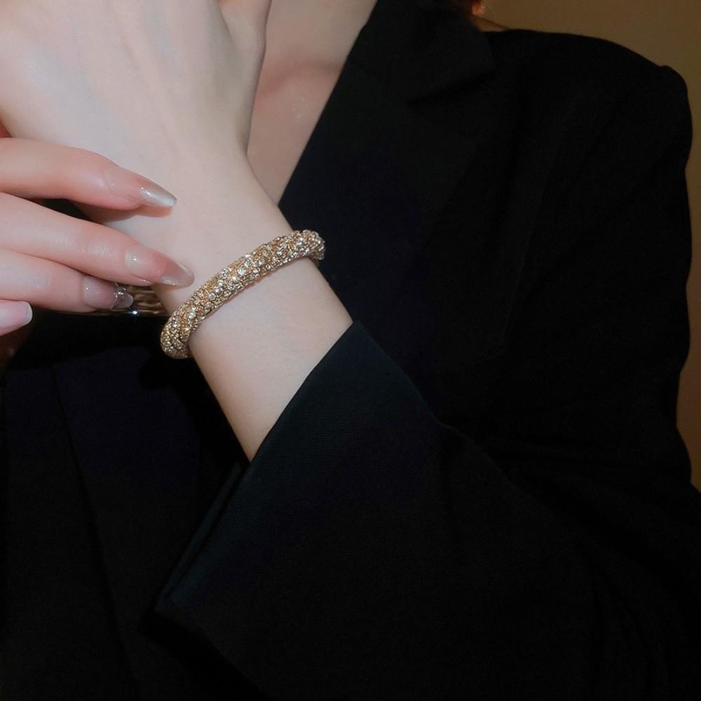 New Sparkling Full Rhinestone Bracelet Size Adjustable Exquisite Open Bracelet Geometry Design Open Bangle Women Fashion