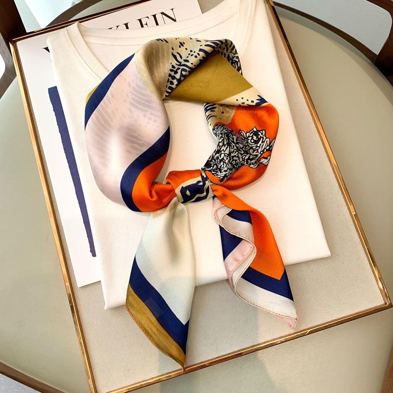 Small Square Scarf Silk Scarf Women's 71x71 Korean Versatile Decoration with Suit Shirt Professional Scarf Neck Protection Thin Scarf