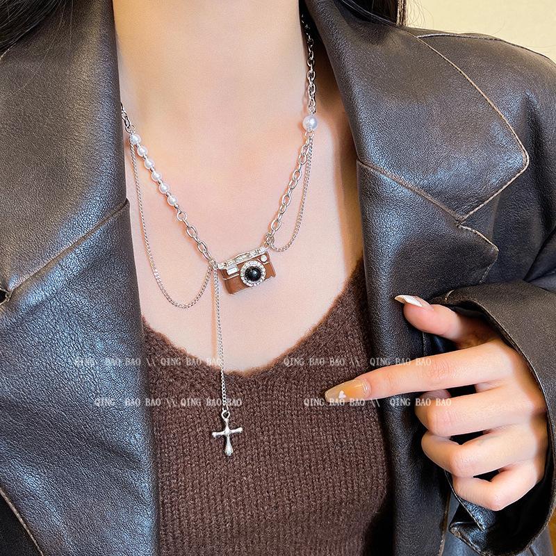 Trendy Light Luxury Pearl Heart Necklace: Versatile Beaded Clavicle Chain for Women's Style