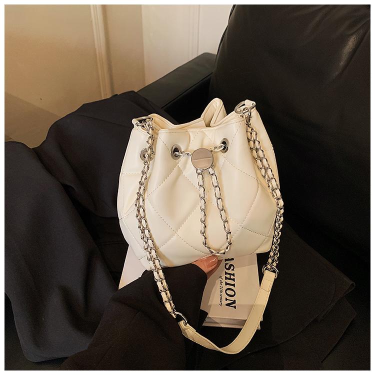 

Korean Trendy Ladies Quilted Chain Single Shoulder Underarm Bag Luxury PU Leather Girls Small Bucket Crossbody Messenger Bag бежевый