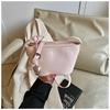 Fashion Bucket Bag Women's 2025 Korean Version Spring and Summer New Simple Casual Shoulder Bag High-end Texture Trendy Oblique Span Women's Bag