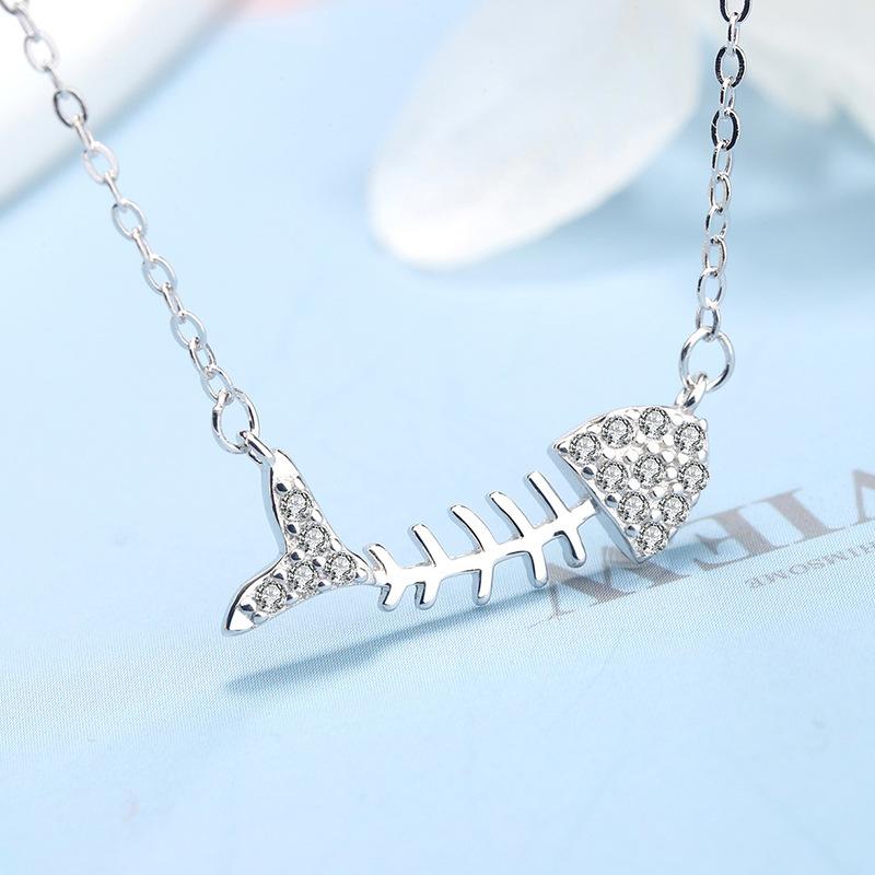 

New Fashion Silver Color Fish Bones Pendant Necklace for Women Shiny Crystal Clavicle Chain Necklace Jewelry Gifts