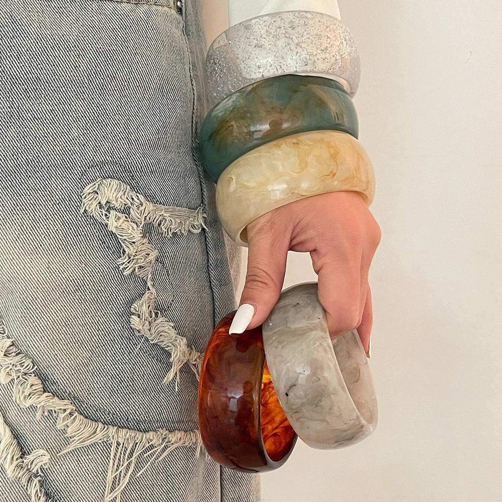 Pulsera de Acrílico Transparente Difuminada de Moda para Mujer, Pulsera Redonda Ancha de Resina de Viento Exagerado