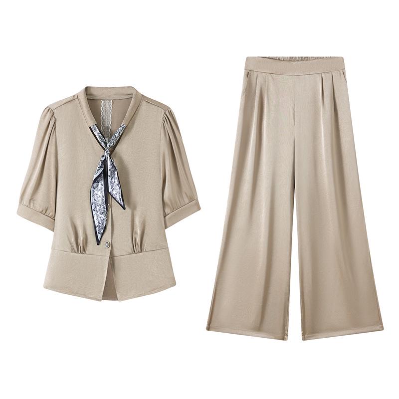 Summer 2026 Stylish Two-Piece Set for Middle-Aged & Elderly Women – Age-Reducing, Slimming Short Sleeve Suit