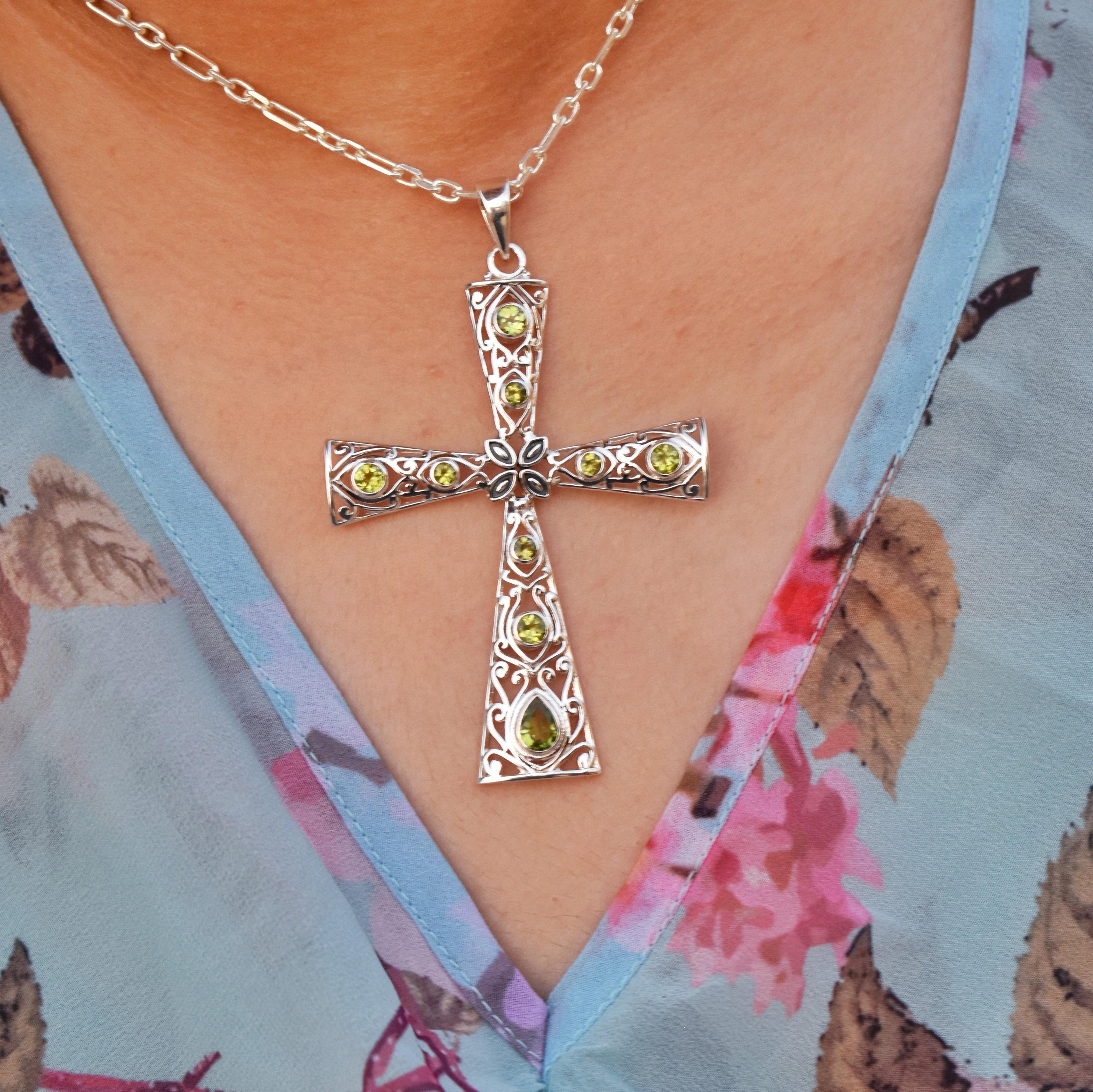 Peridot Cross Pendant: 925 Sterling Silver Charm Jewelry onesize серебряный