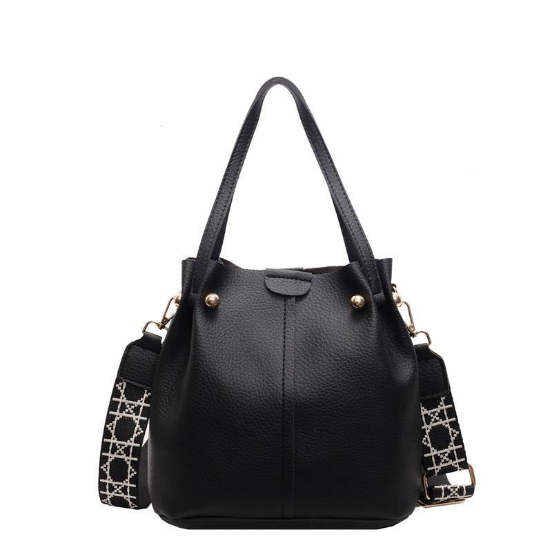 Popular Bags Women's New Autumn and Winter Retro Broadband Messenger Bags Niche Bucket Bags