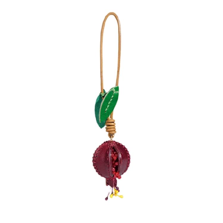 Versatile Pomegranate Leather Charm Keychain High Quality Leather Pomegranate Charm for Versatile Use in Cars and Bags