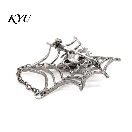 Gruselige Brosche Pin Gothic Spinnennetz für Halloween, Funkelnder Strass Revers Hut Tasche Zubehör Pin, Feiertagskleidung Schmuck Damen Herren Stil