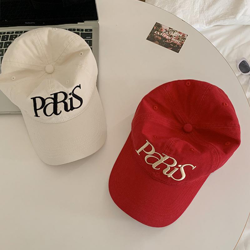 Neue Amerikanische Retro Baseballkappe für Damen im Sommer Großer Kopf und Breite Krempe Zeigt Klein Einfache Buchstaben Bestickte Baseballkappe