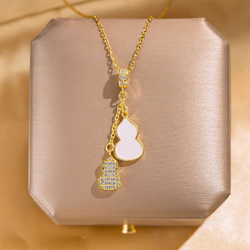 Retro Butterfly Flower Pendant Fashion Titanium Steel Choker Necklace Irregular Versatile Women