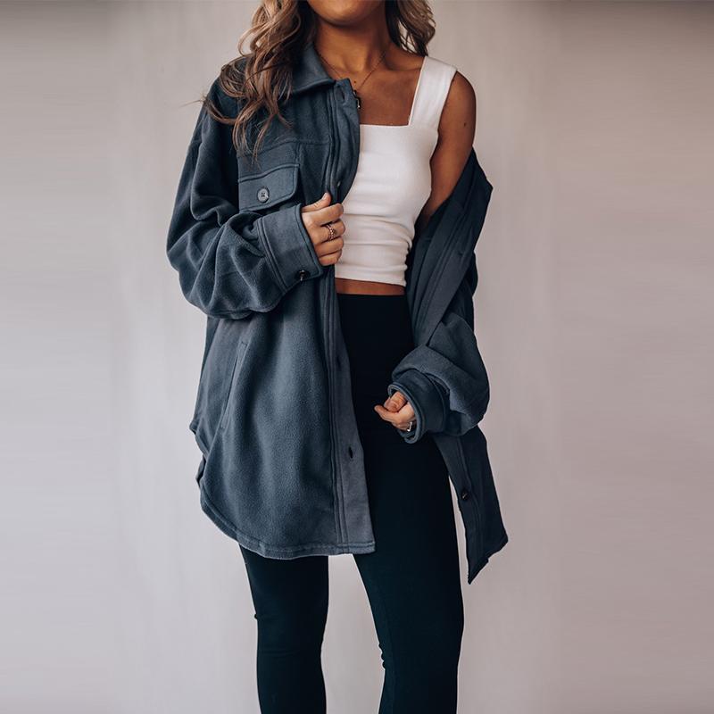 Осенне-зимняя женская флисовая куртка с длинным рукавом и лацканами — фото 24