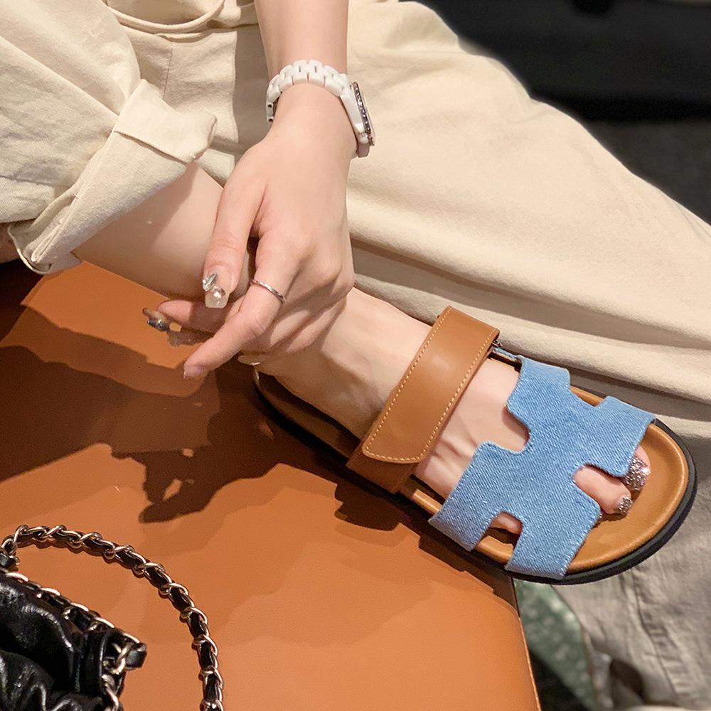 Stepping On Stone Grape Mother 2025 New Slippers Wide-sided Letters Soft Bottom Soft Surface Word with Thick Bottom Outer Wear H Slippers