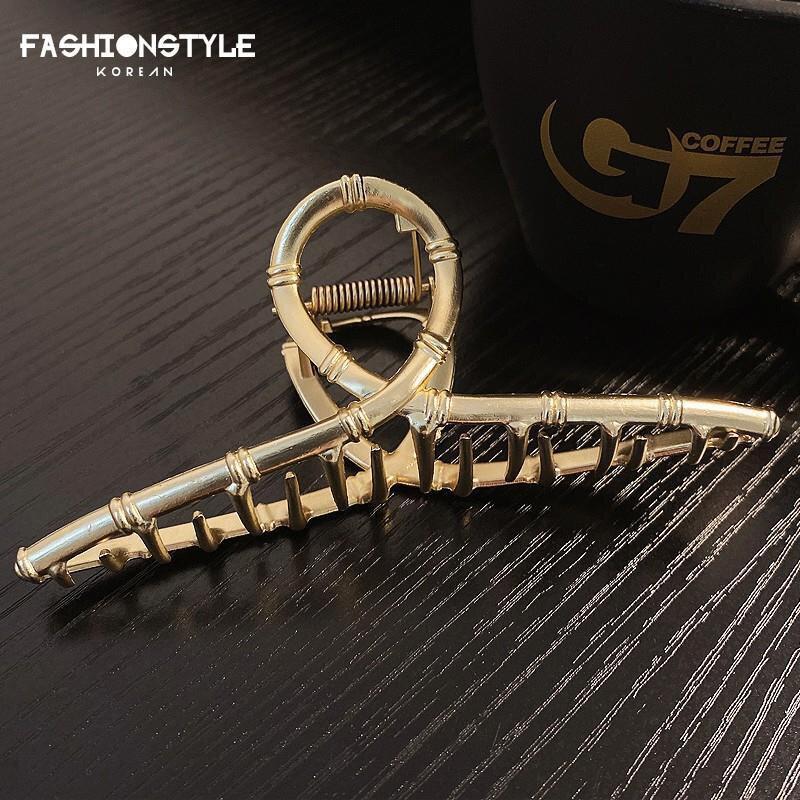 Woman Triangle Design Hair Claws Ladies Fashion Washing Face Hair Clips Hairpins Girls Metal Hair Accessories