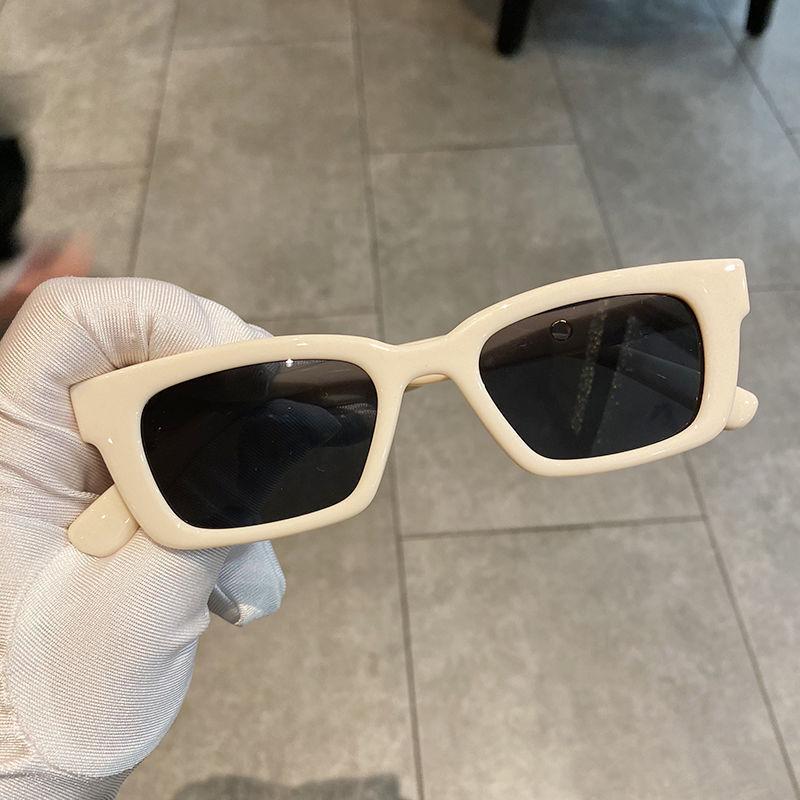 

European and American rectangular street style sunglasses for trendy women, cool black cat-eye hip-hop glasses No Specifications бежевый