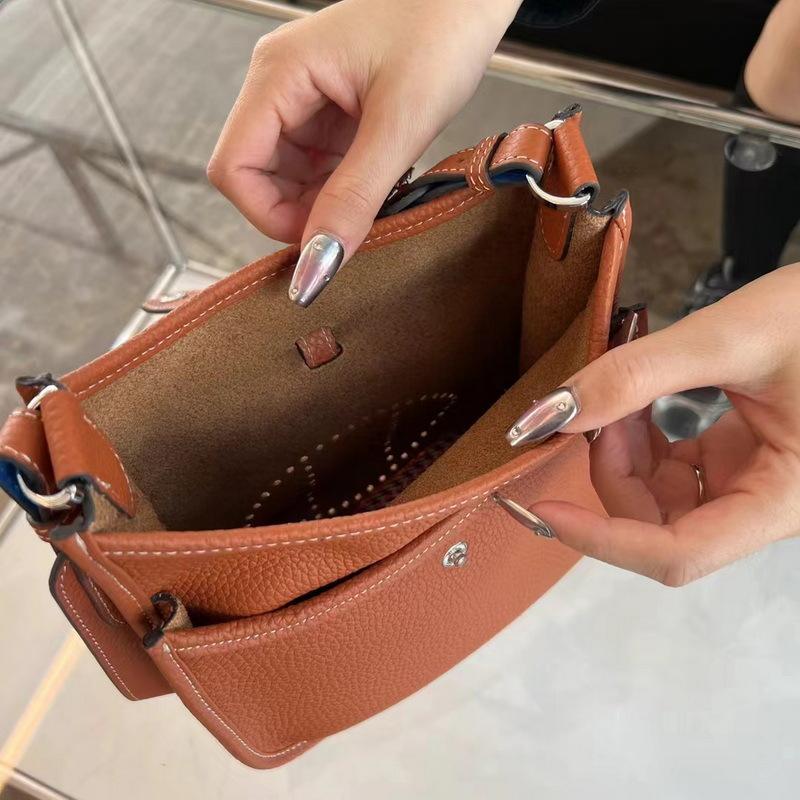 2026 New Top Layer Cowhide TOGO Leather Color Blocked 22 Yi F Lin Bag Unisex Crossbody Cross-border