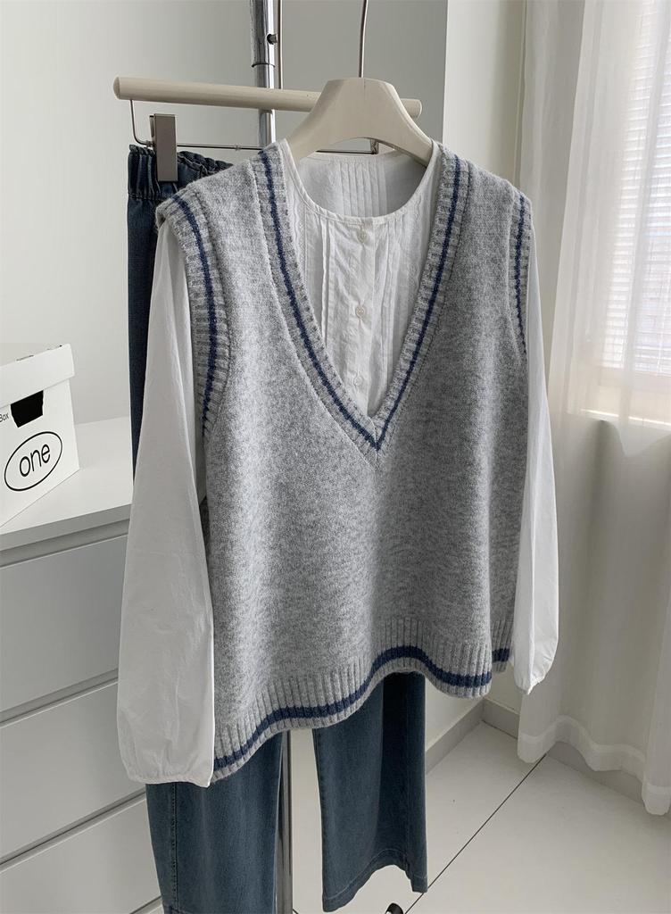 Korean Style V-Neck Wool Knit Vest for Women - Loose Fit, Age-Reducing, Perfect for Spring & Autumn Layering