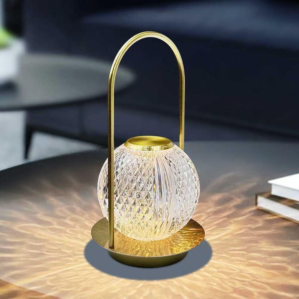 Portable Metal Table Lamp: Creative Turkey Design for Camping, Bar, Bedroom, and Bedside Atmosphere