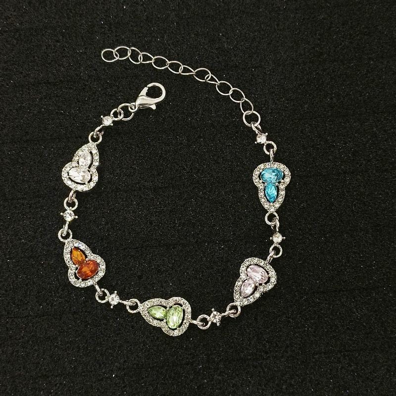 Exquisite and Sophisticated Oval Flower Bracelet for Women, Ethereal Hand Accessory