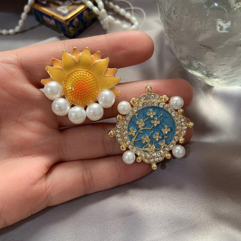 Retro smaltovaná brož inspirovaná Van Goghem: Meruňková slunečnice, diamantová brož Slunce a Měsíc