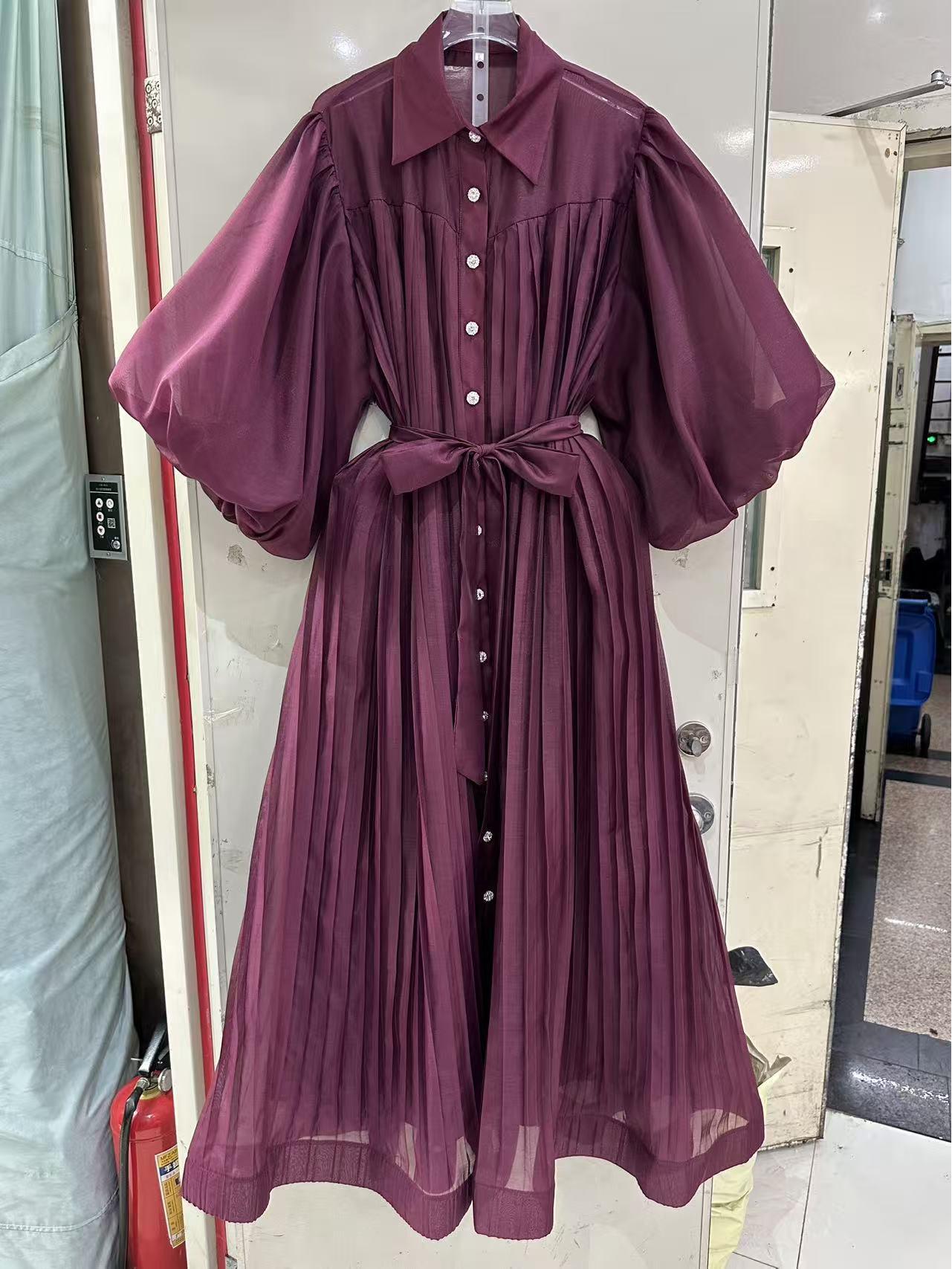 

Plus Size European & American Elegant Puff Sleeve Pleated Dress XL вина червоного кольору