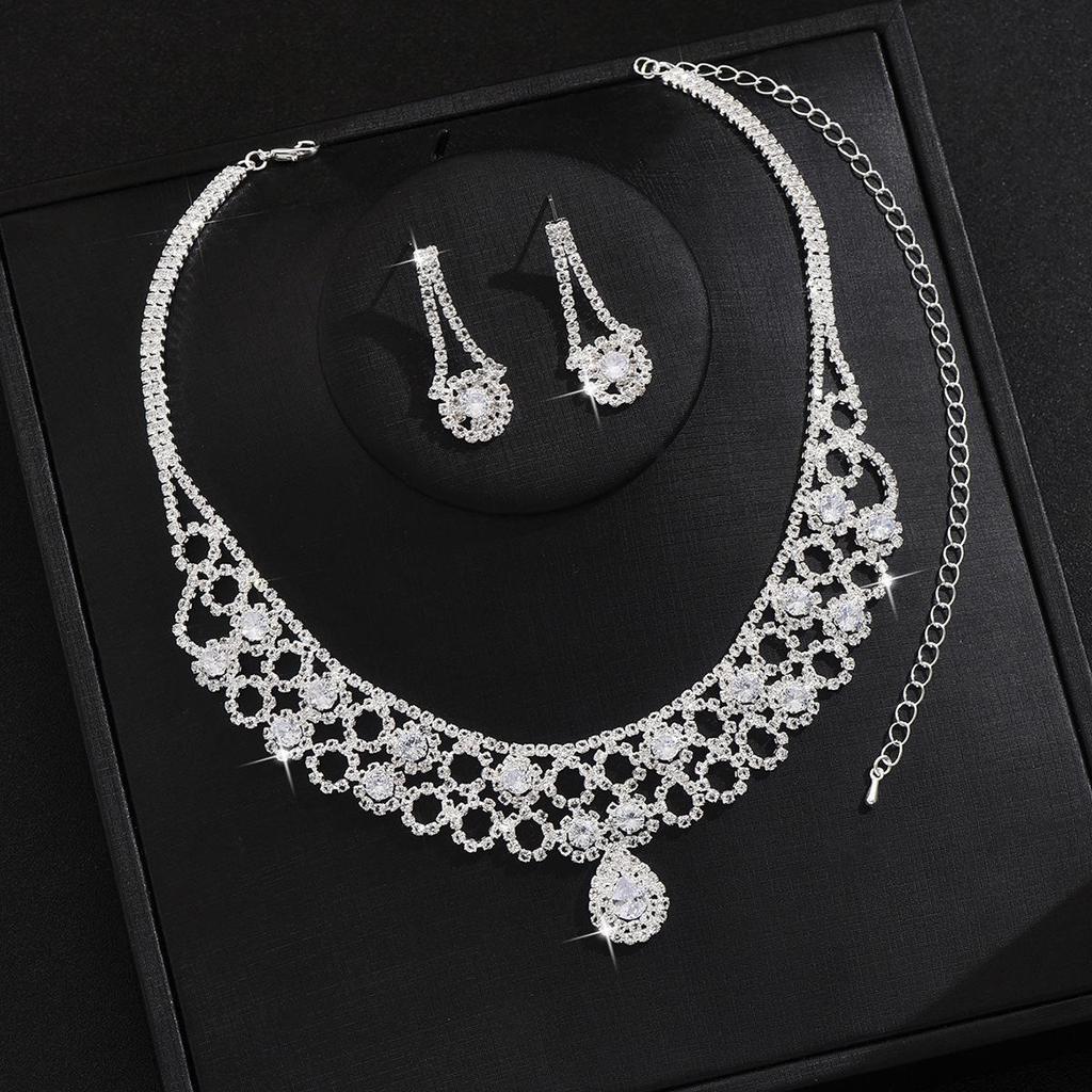 Water Drop Tassel Jewelry Set: Necklace, Earrings, Bracelet for Elegant Evening Dress