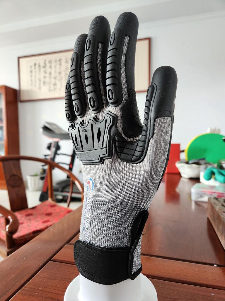Shock-proof, Non-slip and Wear-resistant Petroleum Mechanical Gloves TPR Anti-impact and Shock-proof TPE Injection Gloves