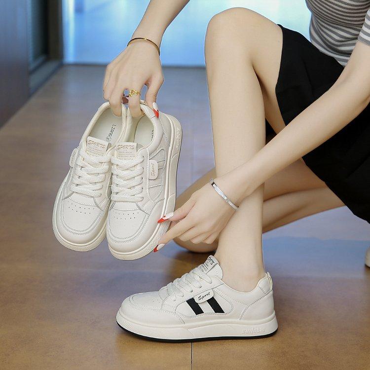 Dexun little white shoes women 2025 spring and autumn new versatile Internet celebrities order surge leisure sports board shoes students little white 