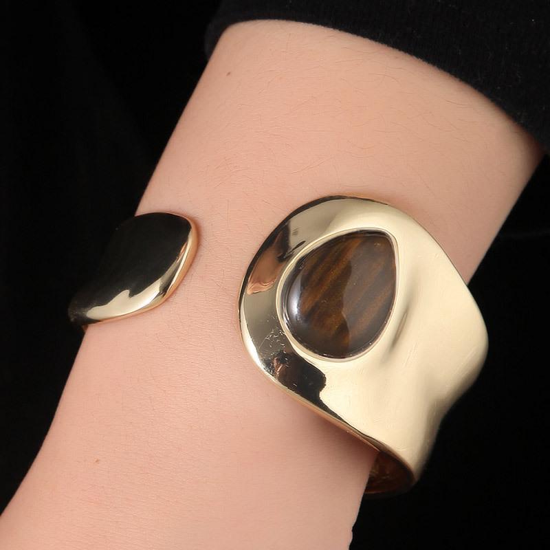 Stylish Open Water Drop Bracelet