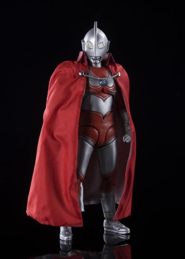 TAMASHII NATIONS Ultraman Bröder Mantel Bandai Spirits S.H.Figuarts Actionfigur