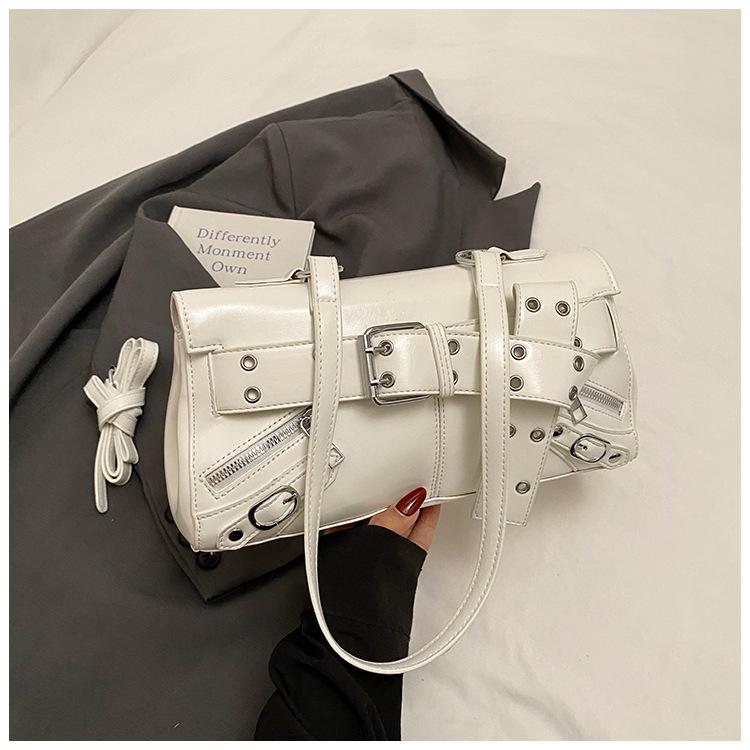 

Niche design retro belt buckle rivet locomotive bag women 2025 new versatile messenger shoulder flip underarm bag белый