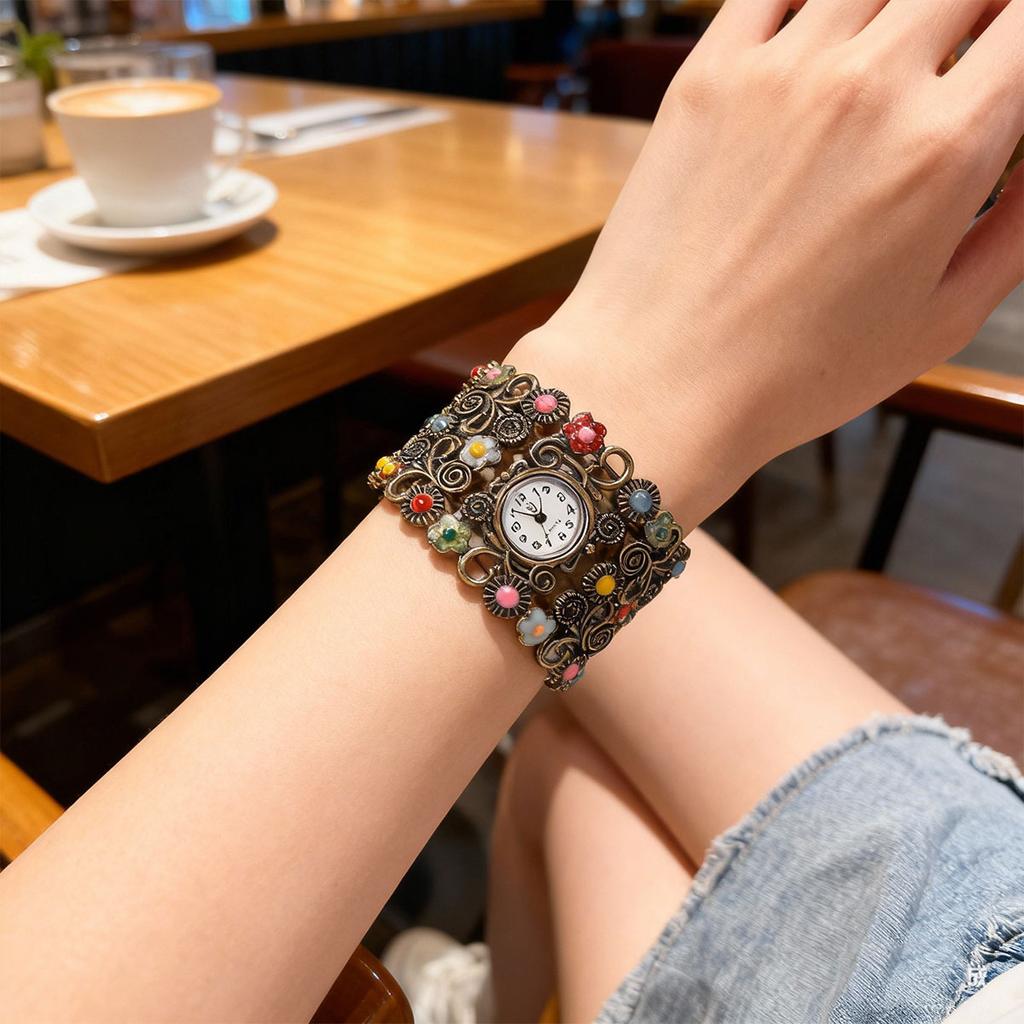 Bohemisk Stil Armbandsur Damklocka Blomsterdekoration Armbandsur