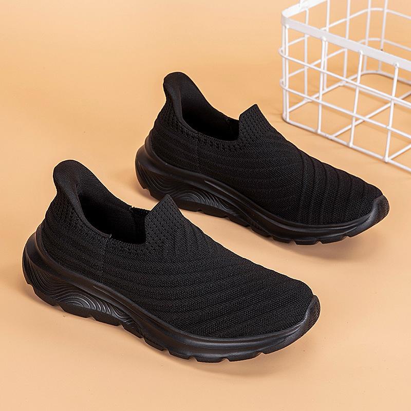 Sport Shoes For Women 2025 Spring And Summer New Old Beijing Cloth Shoes Breathable Mother Shoes Versatile Casual Single Shoe