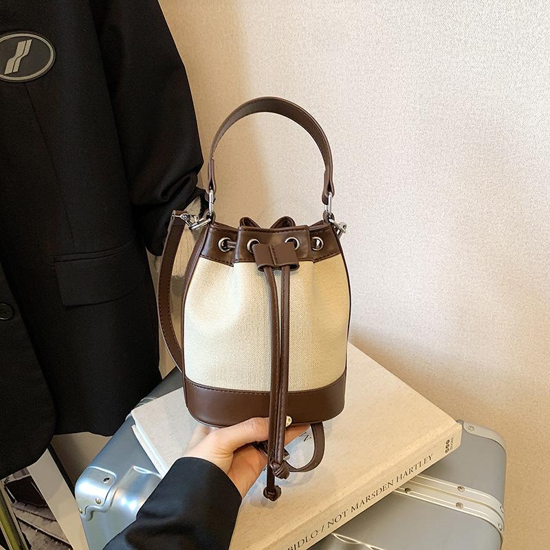 

Foreign style portable bucket bag women s autumn 2025 new fashion and leisure single bag simple commuter messenger bag no pendant