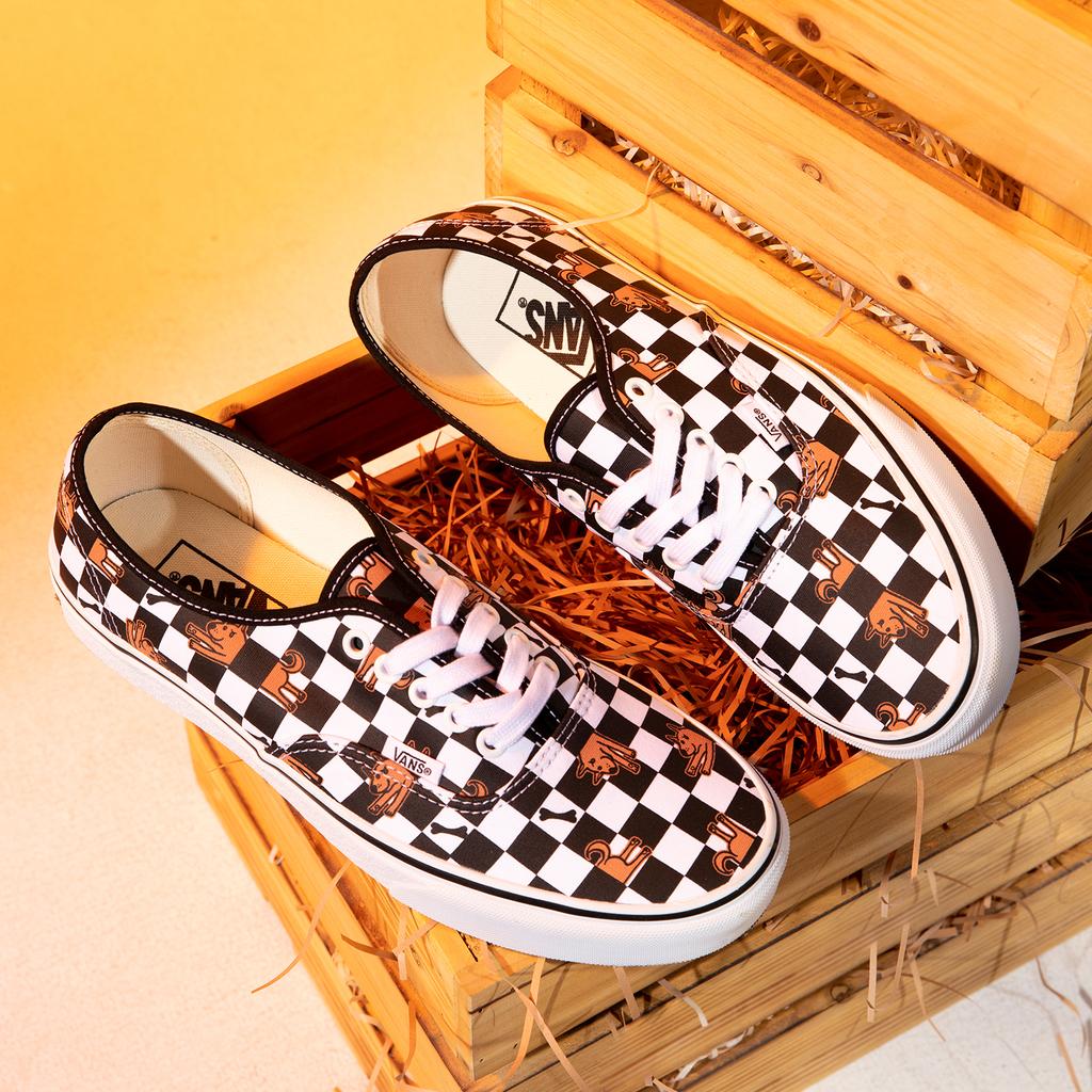 Vans Wallpaper Authentic Checkerboard Dog Print Low Top Canvas Shoes Unisex Sneakers Black White VN0A5KS9BP6