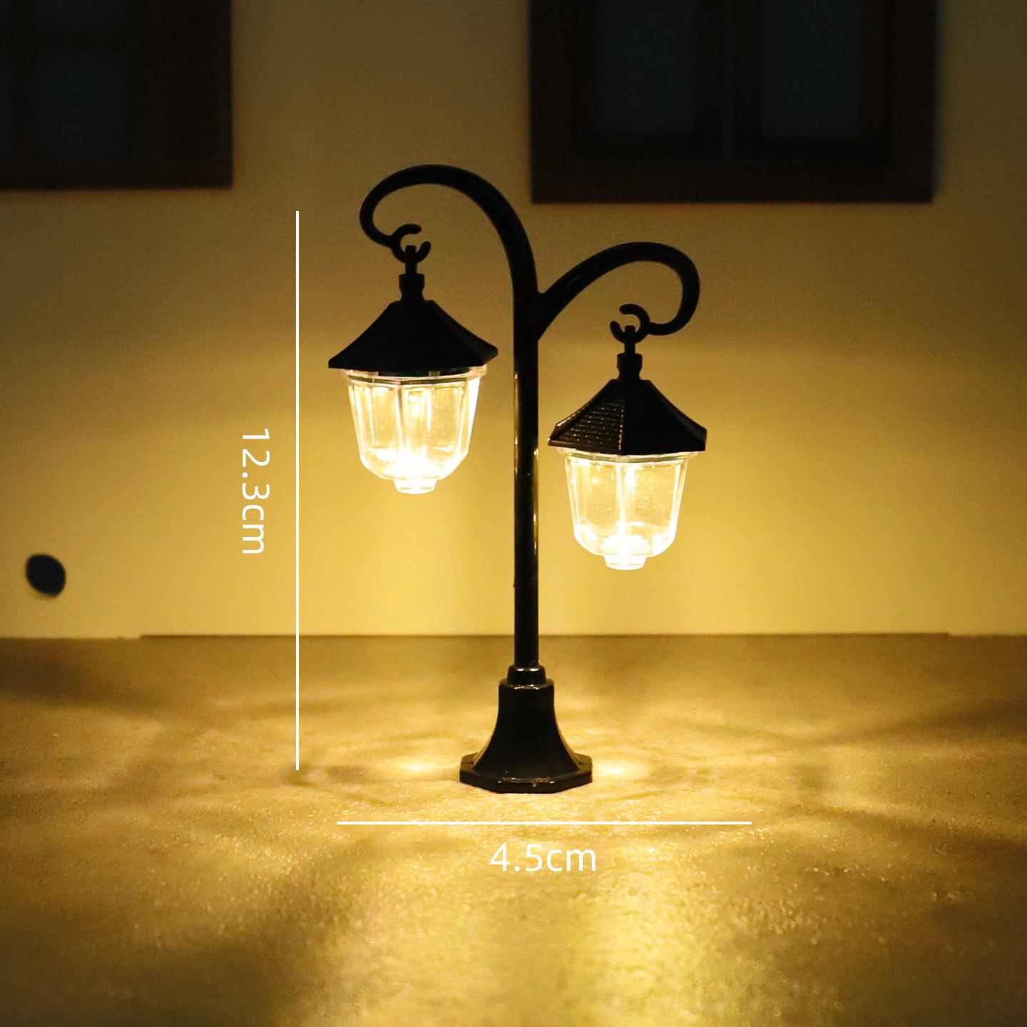 Mini Street Lamp Ornament for Dollhouse and Park Scenery