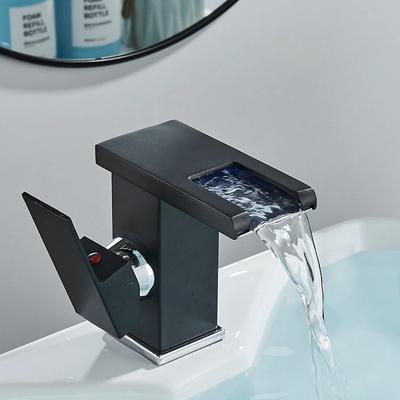 Heiß- und Kaltwasser-Mischarmatur LED Badezimmer Waschbecken Armaturen Messing Wasserfall Armatur Tischmontage Einhebel Waschbecken Spülbecken Armaturen