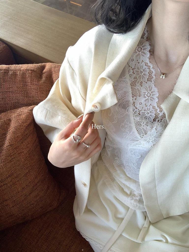 French V-neck Lace Camisole for Women - 2026 Spring Slim Fit Spaghetti Strap Layering Top