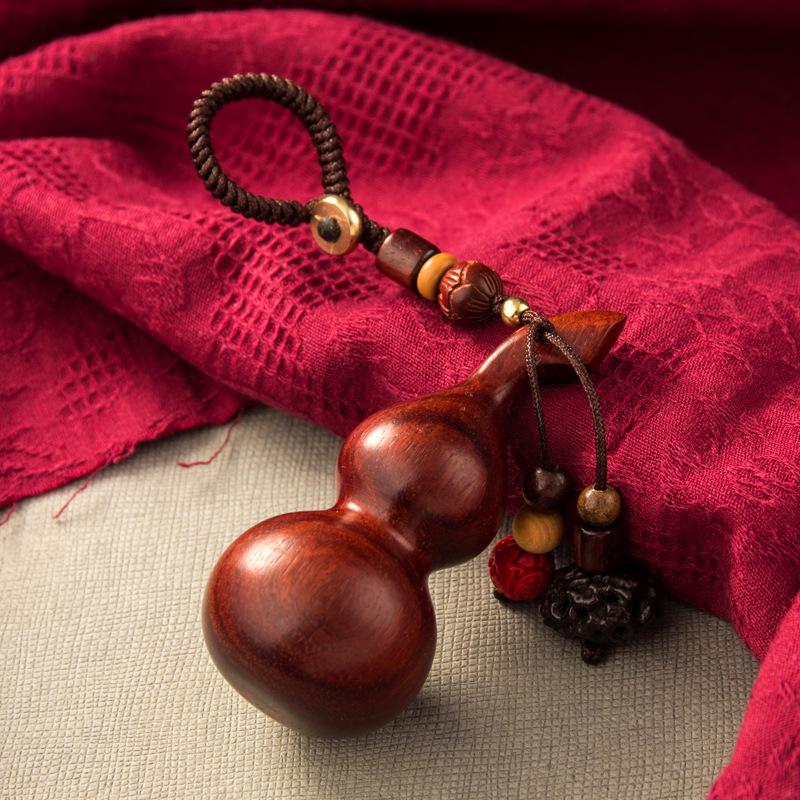 Sandalwood Gourd Keychain: Creative, Portable Pendant for Men & Women