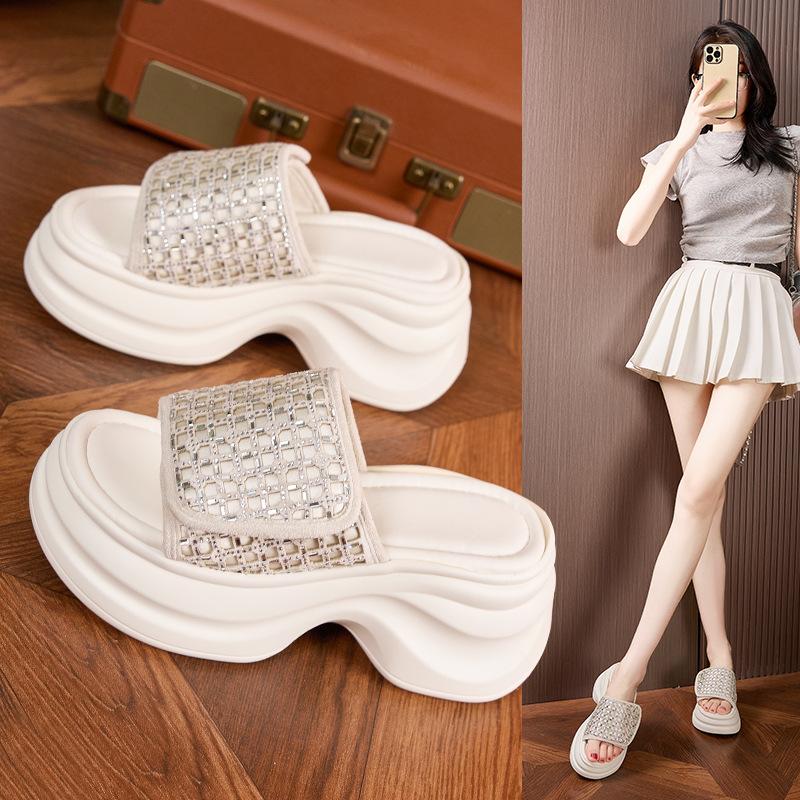 Platform sandals women's 2025 summer new fashion outer wear one-character slippers increase height versatile not tired feet women's shoes