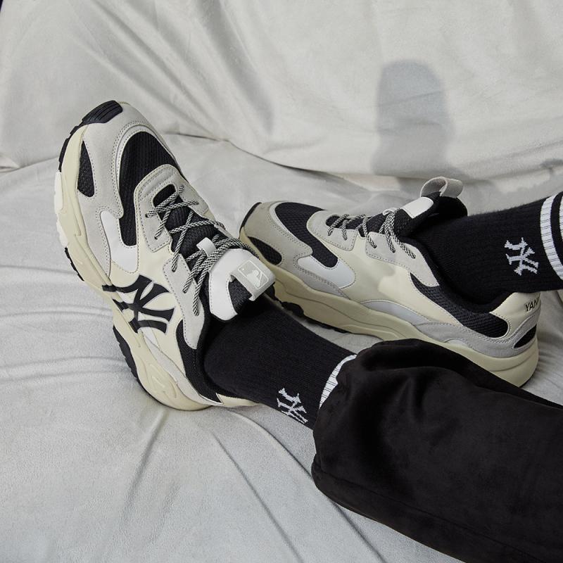 MLB Big Ball Chunky Cushioning Height Increasing Low-Top Chunky Sneakers Unisex Black Sneakers 3ASHC3S1N-50BKS